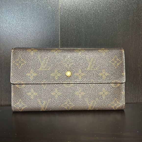 Louis Vuitton Handbags - Louis Vuitton Sarah long wallet